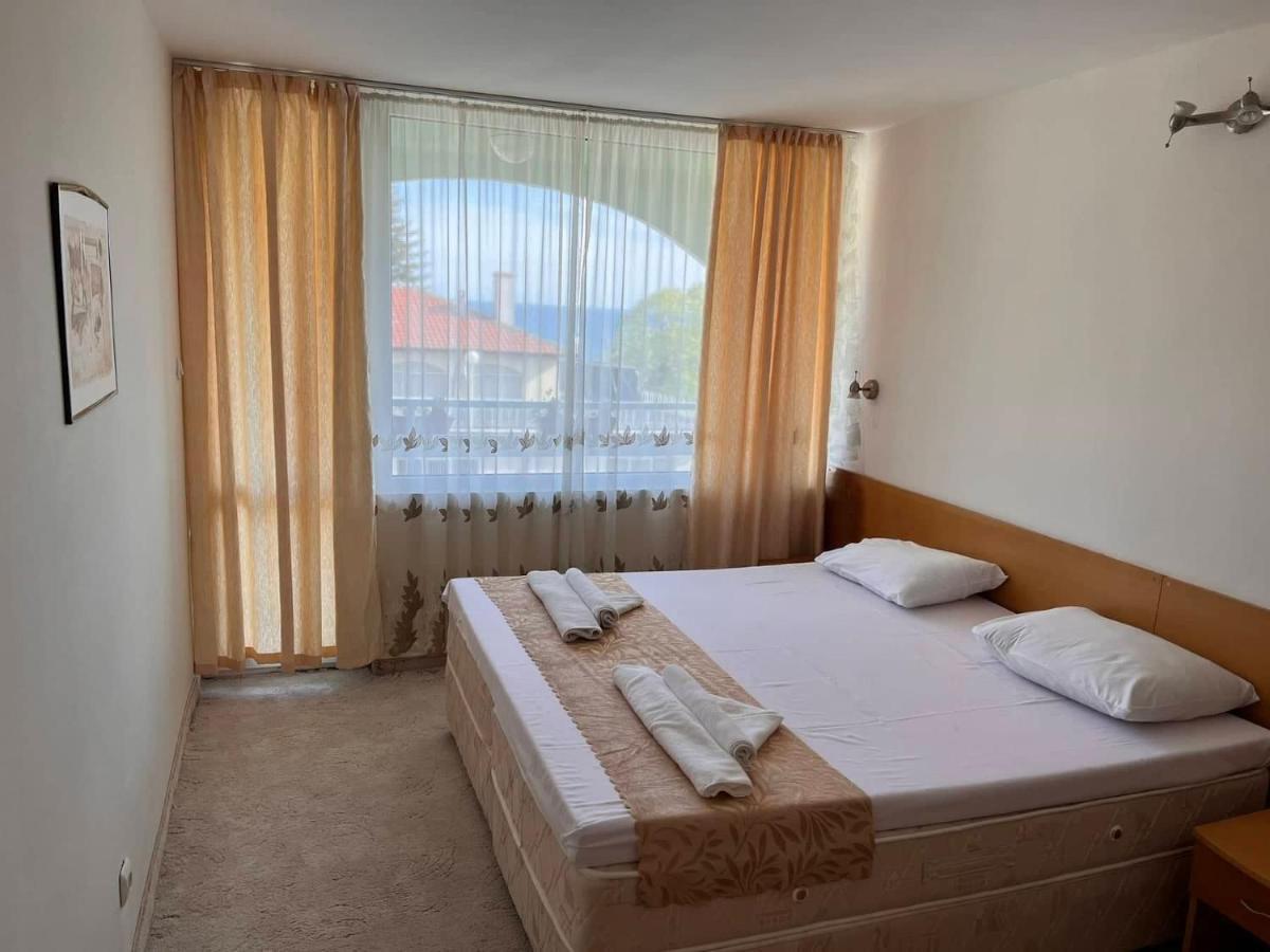 Хотел Диамант Hotel Diamond Balchik Ngoại thất bức ảnh