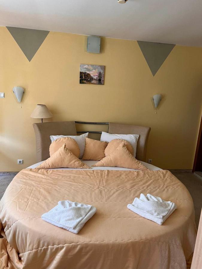 Хотел Диамант Hotel Diamond Balchik Ngoại thất bức ảnh